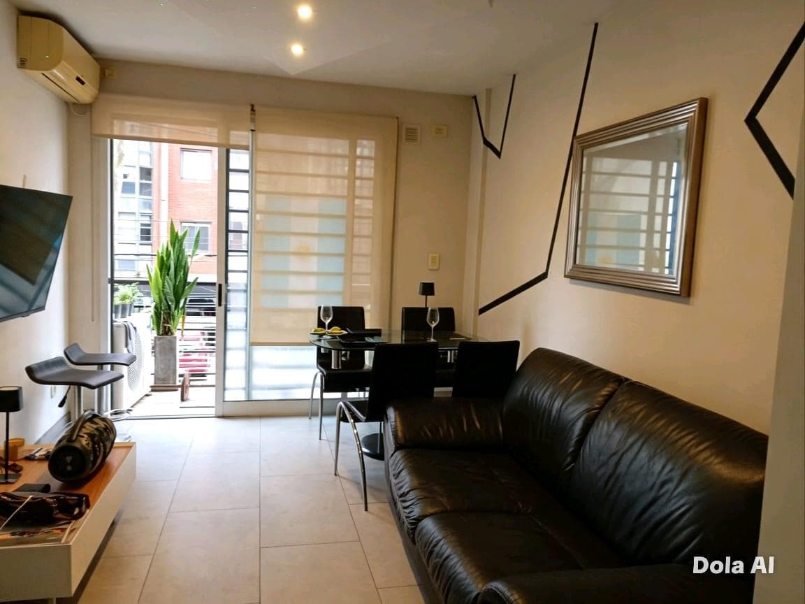 Apartment for Sale in Florida: 2-bedroom, with outdoor parking spaces—in impeccable condition