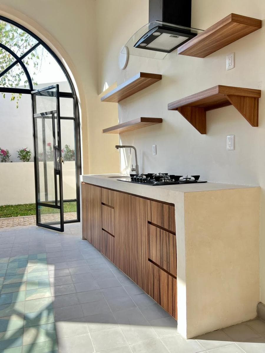 HOUSE FOR SALE IN MÉRIDA, DOWNTOWN, SAN CRISTOBAL NEIGHBORHOOD, RENOVATED