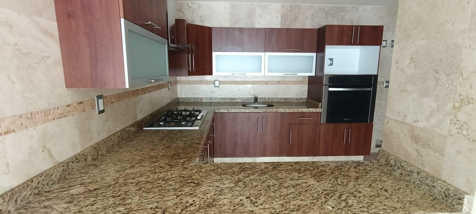 APARTMENT FOR RENT ON CARRANZA STREET, NEAR AVANZADA