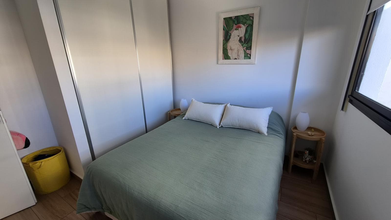 Beautiful 2-room apartment with plenty of natural light and amenities