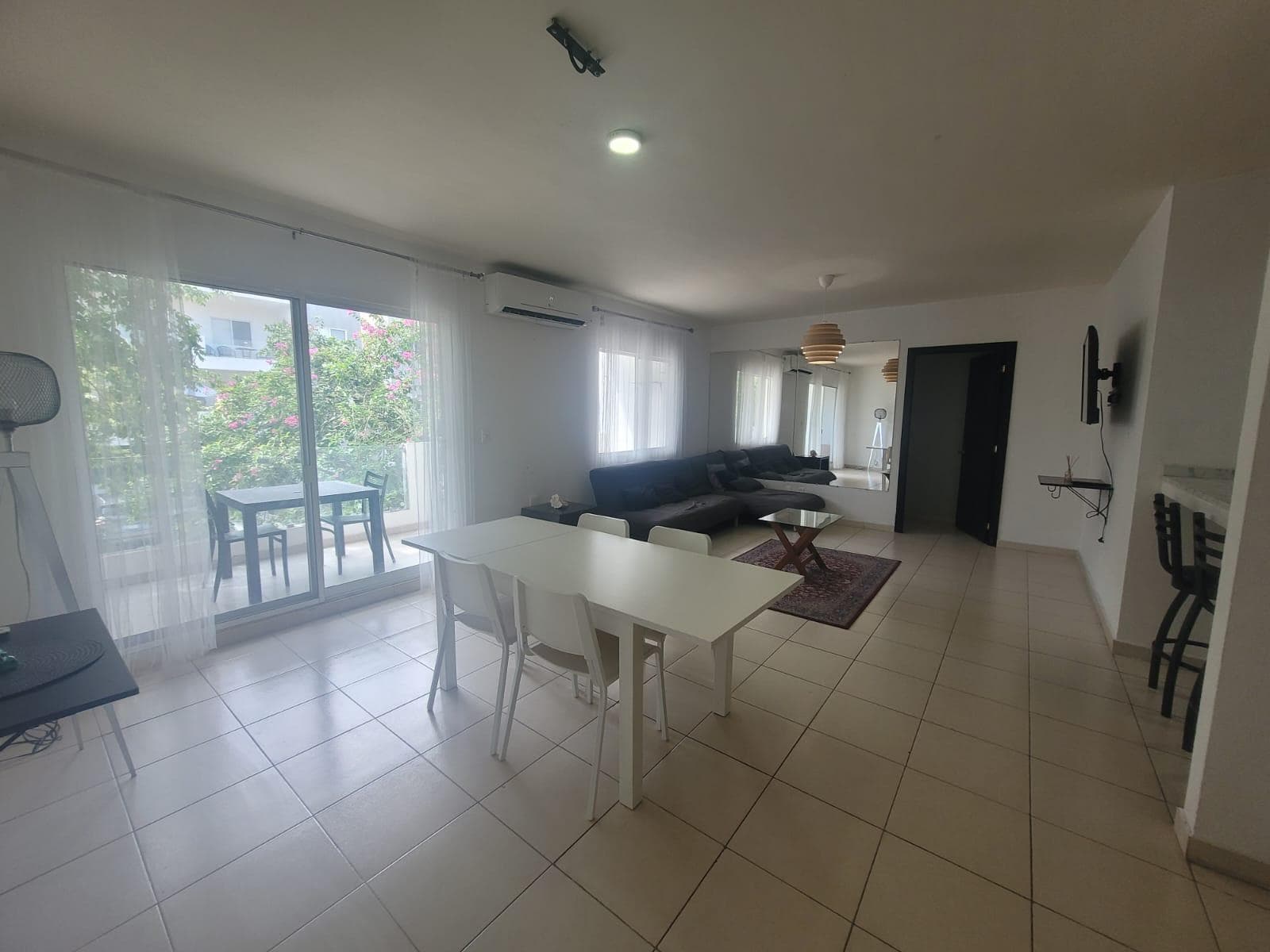 Furnished 3-bedroom apartment in Selvanova Residencial