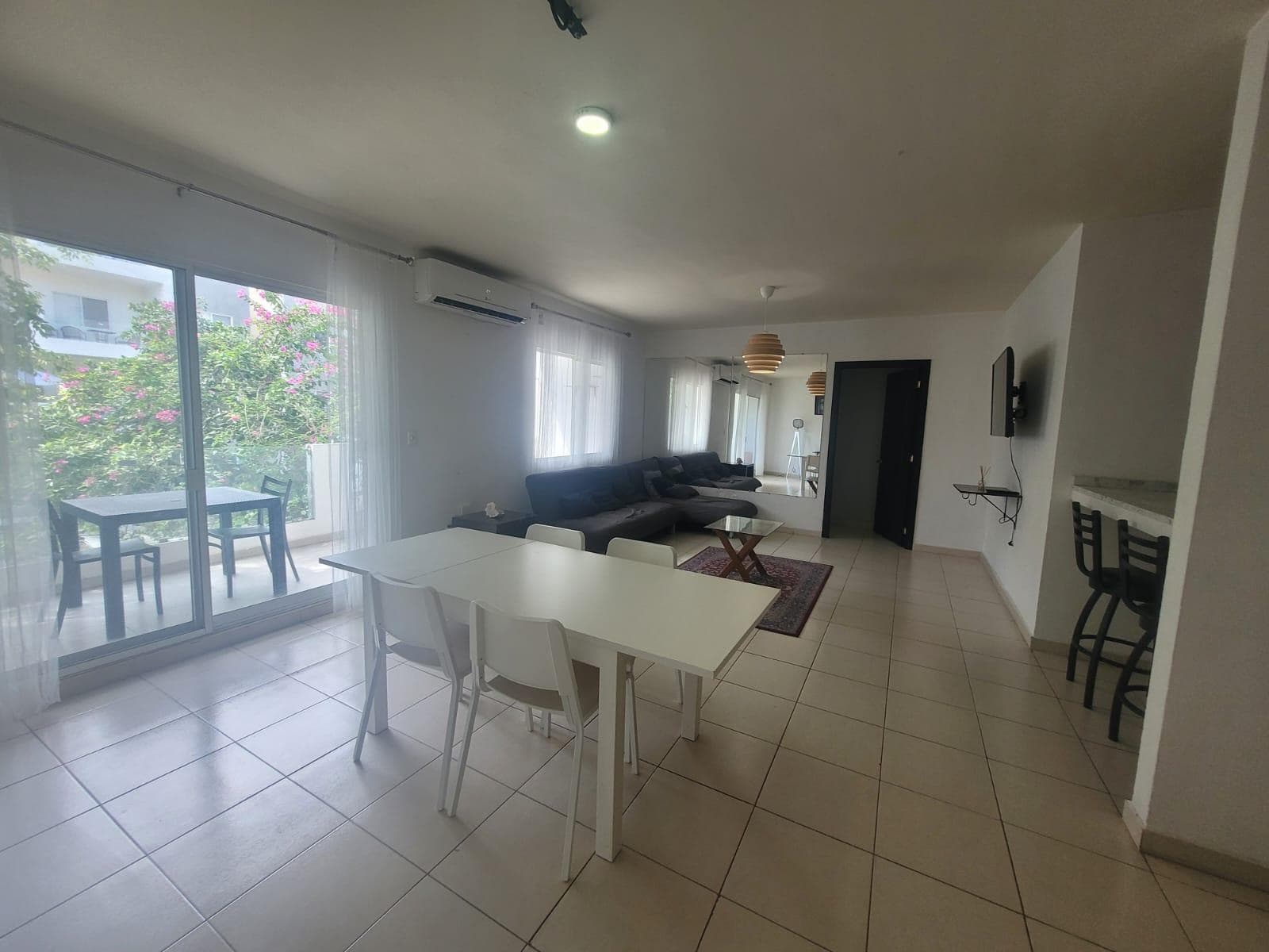 Furnished 3-bedroom apartment in Selvanova Residencial