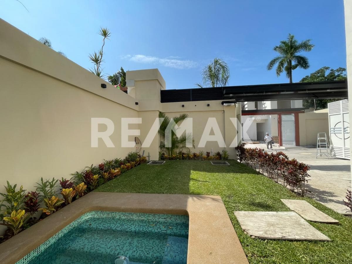 House for Sale in Morelos, Delicias, Cuernavaca