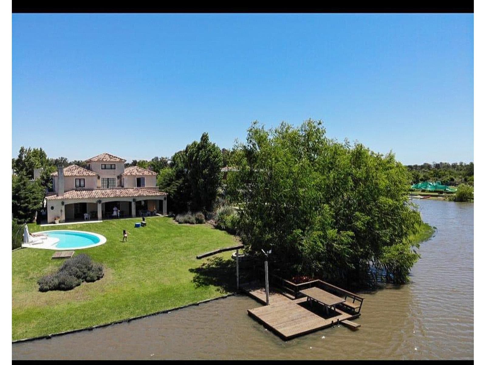 5-Bedroom House for Sale (with Rental Income) in La Laguna, San Marco Neighborhood, Villanueva, Tigre