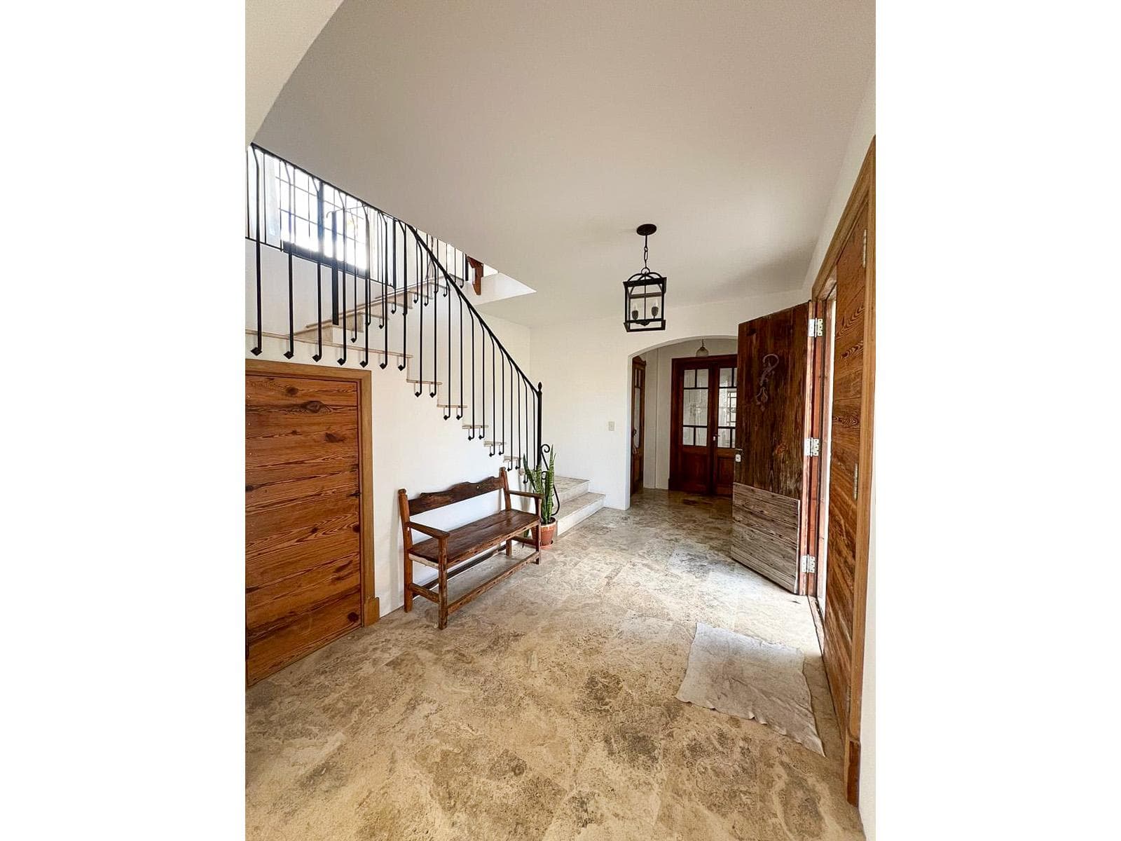 5-Bedroom House for Sale (with Rental Income) in La Laguna, San Marco Neighborhood, Villanueva, Tigre