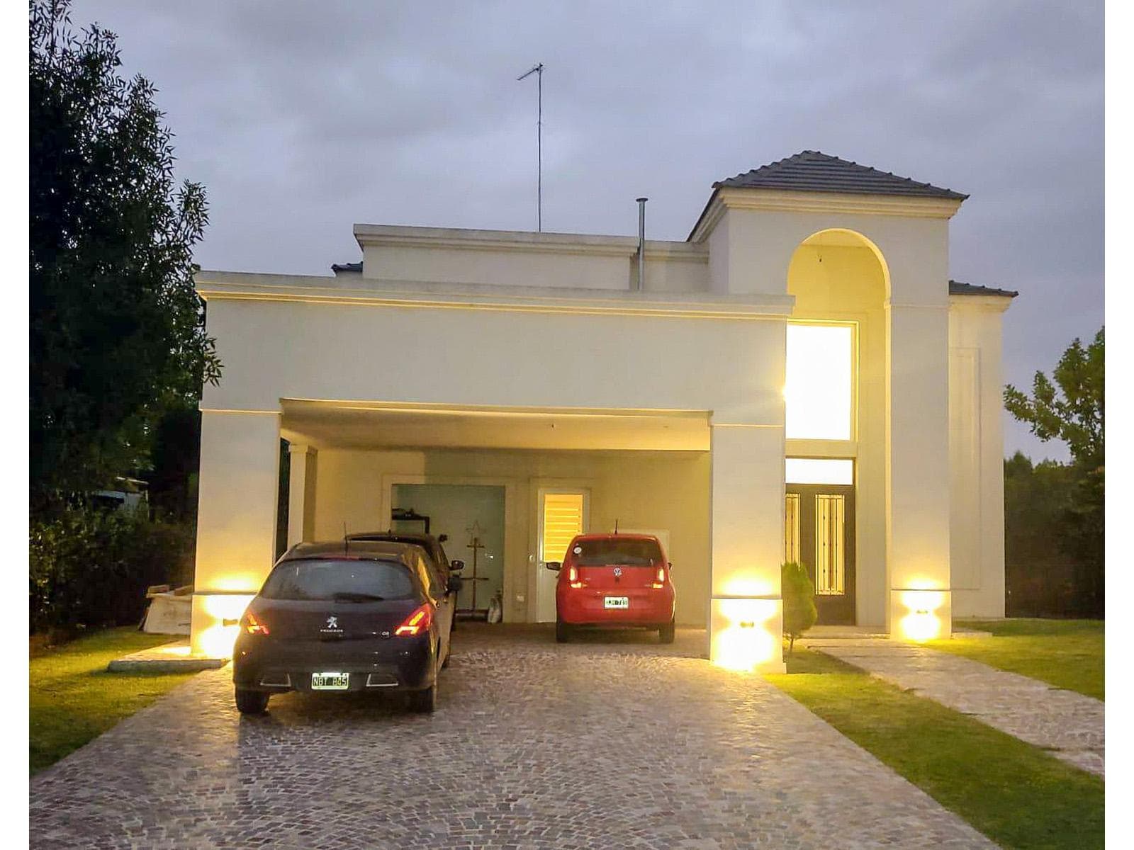 House for Sale: 6 Rooms in La Laguna, San Benito Neighborhood, Villanueva Tigre