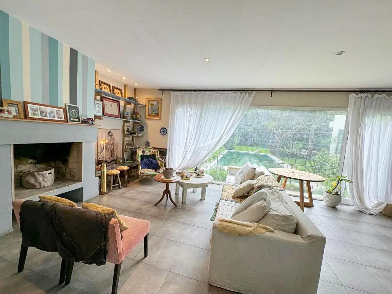 Annual Rental: 6-Bedroom House in the Barrio Golf Club Argentino neighborhood of Pilar
