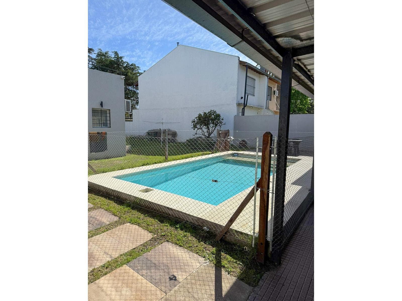Temporary Rental: 5-Bedroom House with Attached Garage in Ing. Maschwitz, Escobar