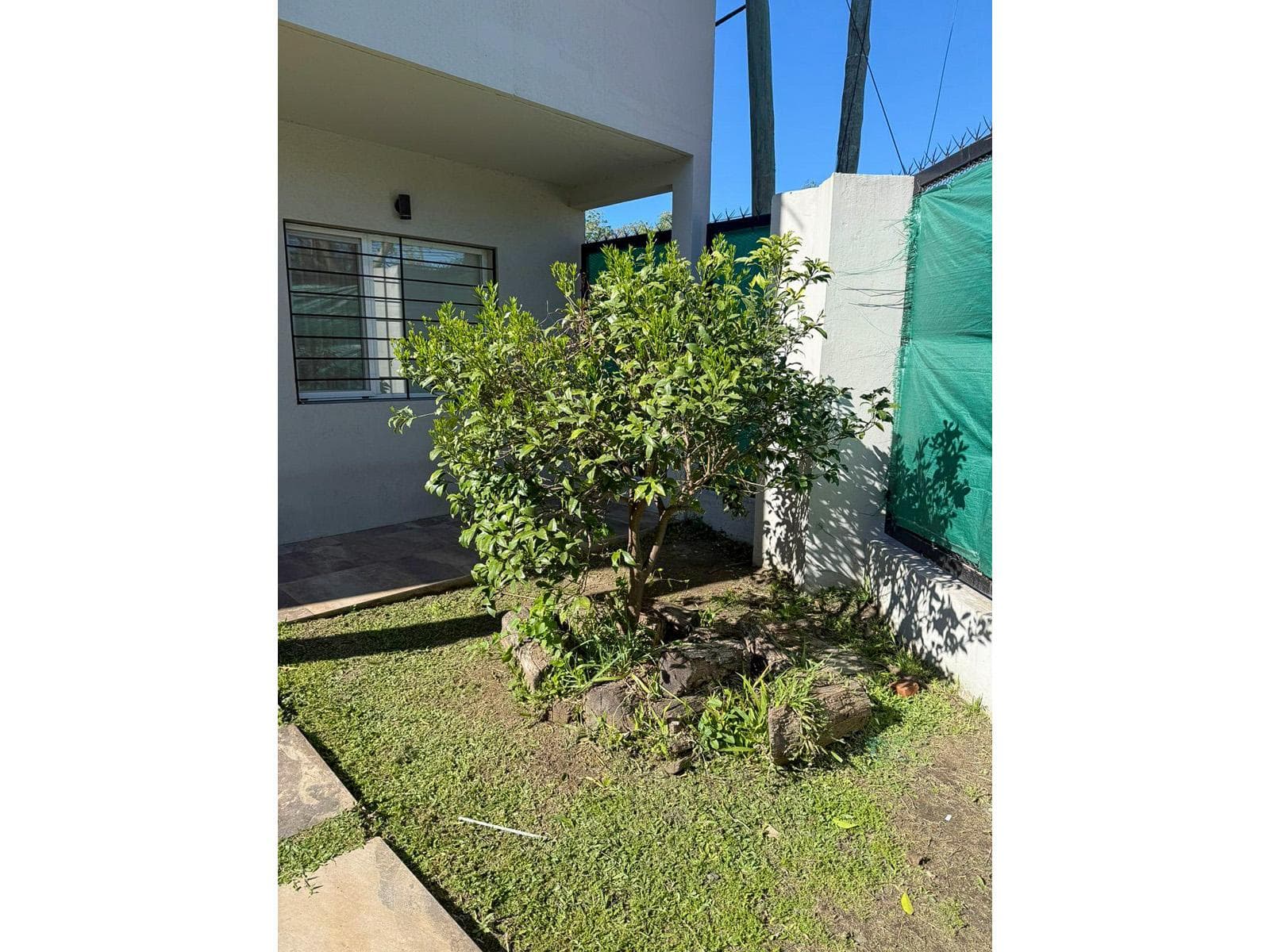 Temporary Rental: 5-Bedroom House with Attached Garage in Ing. Maschwitz, Escobar