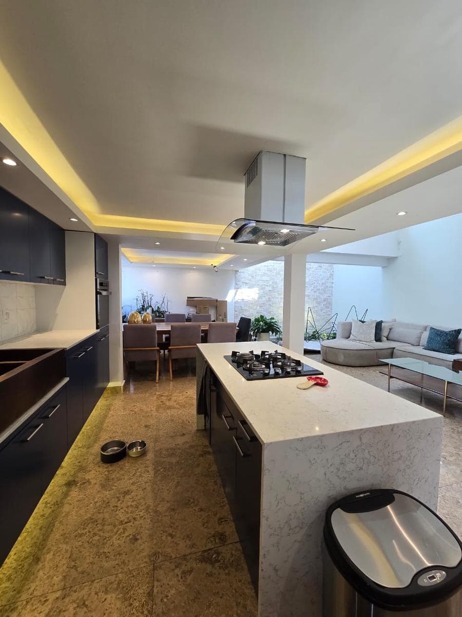 House for Sale with a Spectacular Roof Garden in Lomas Quebradas