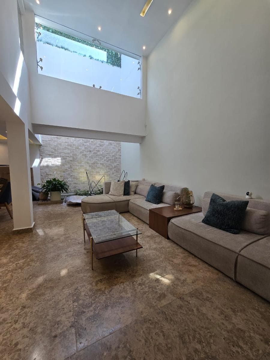 House for Sale with a Spectacular Roof Garden in Lomas Quebradas