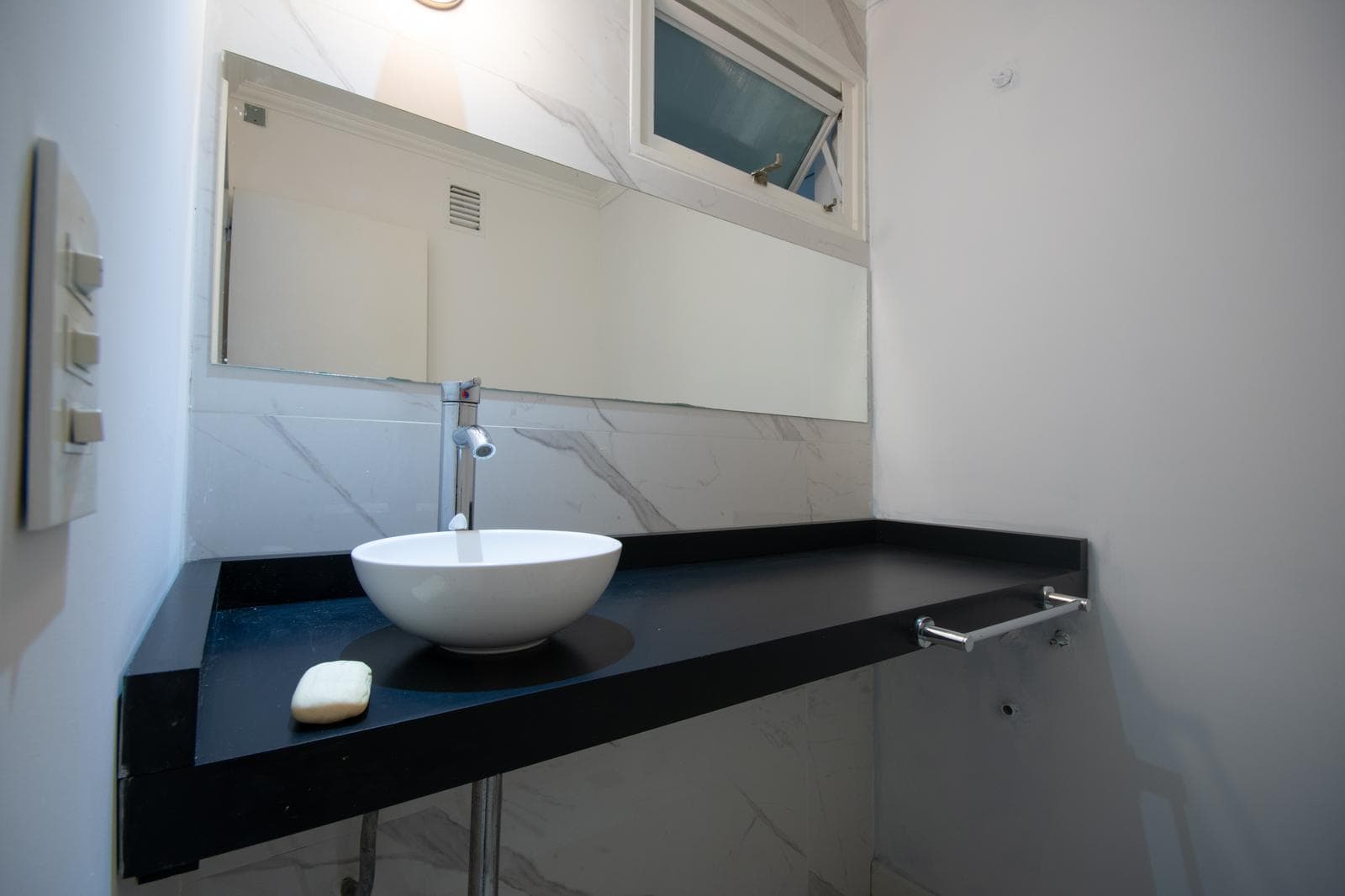 FOR SALE: 3 private rooms, utility rooms, and a balcony - Suitable for residential or commercial use - In need of renovation - GREAT OPPORTUNITY - RECOLETA