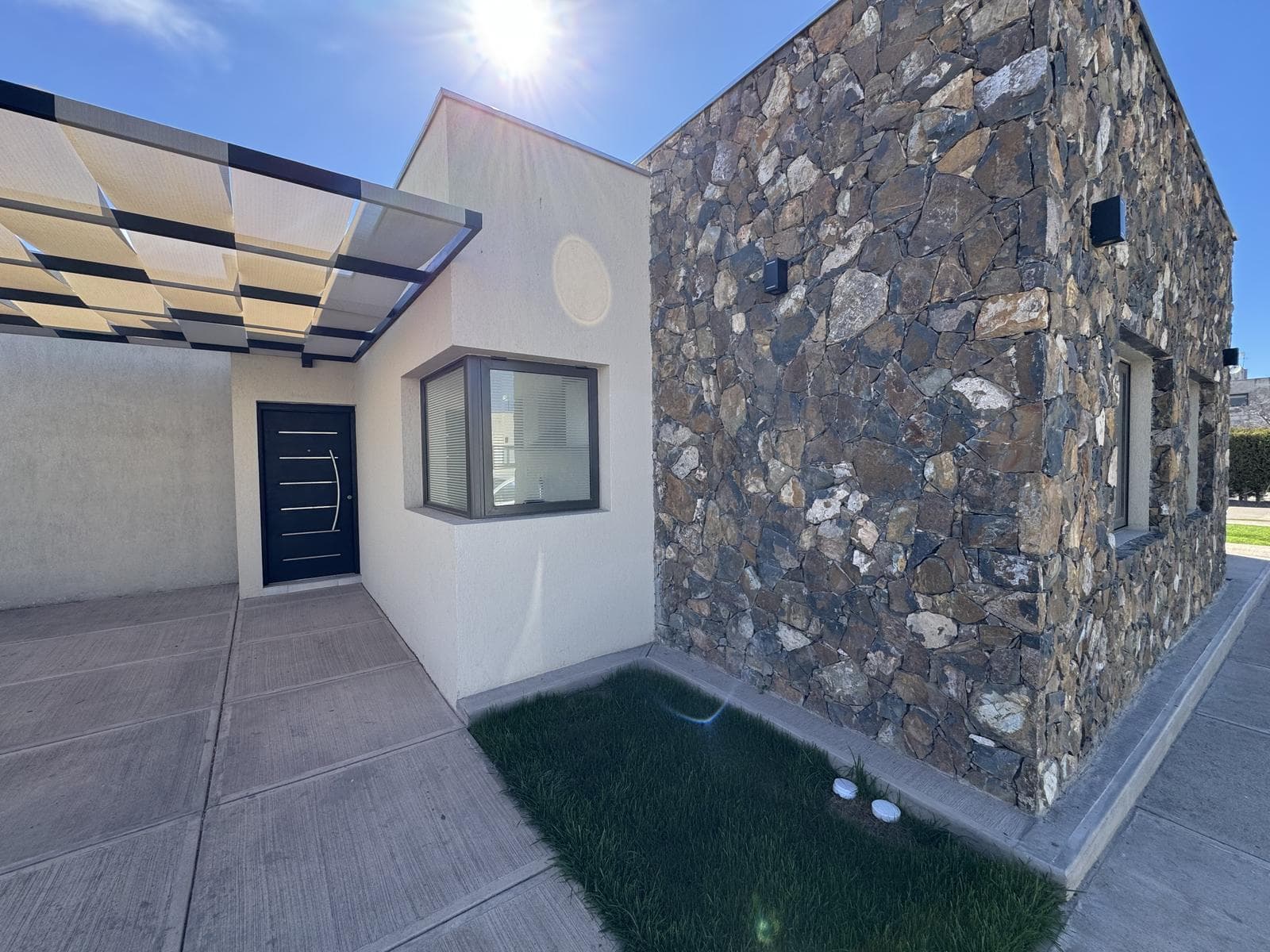 Brand-new house for rent: 2 bedrooms—all utilities included—in a gated community in Luján de Cuyo