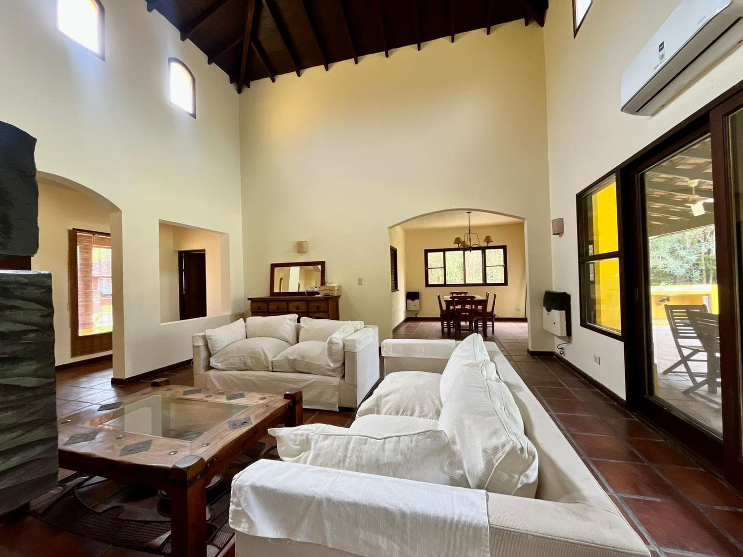 House for Sale in La Celina, Ingeniero Maschwitz—1,000-meter lot with a pool.