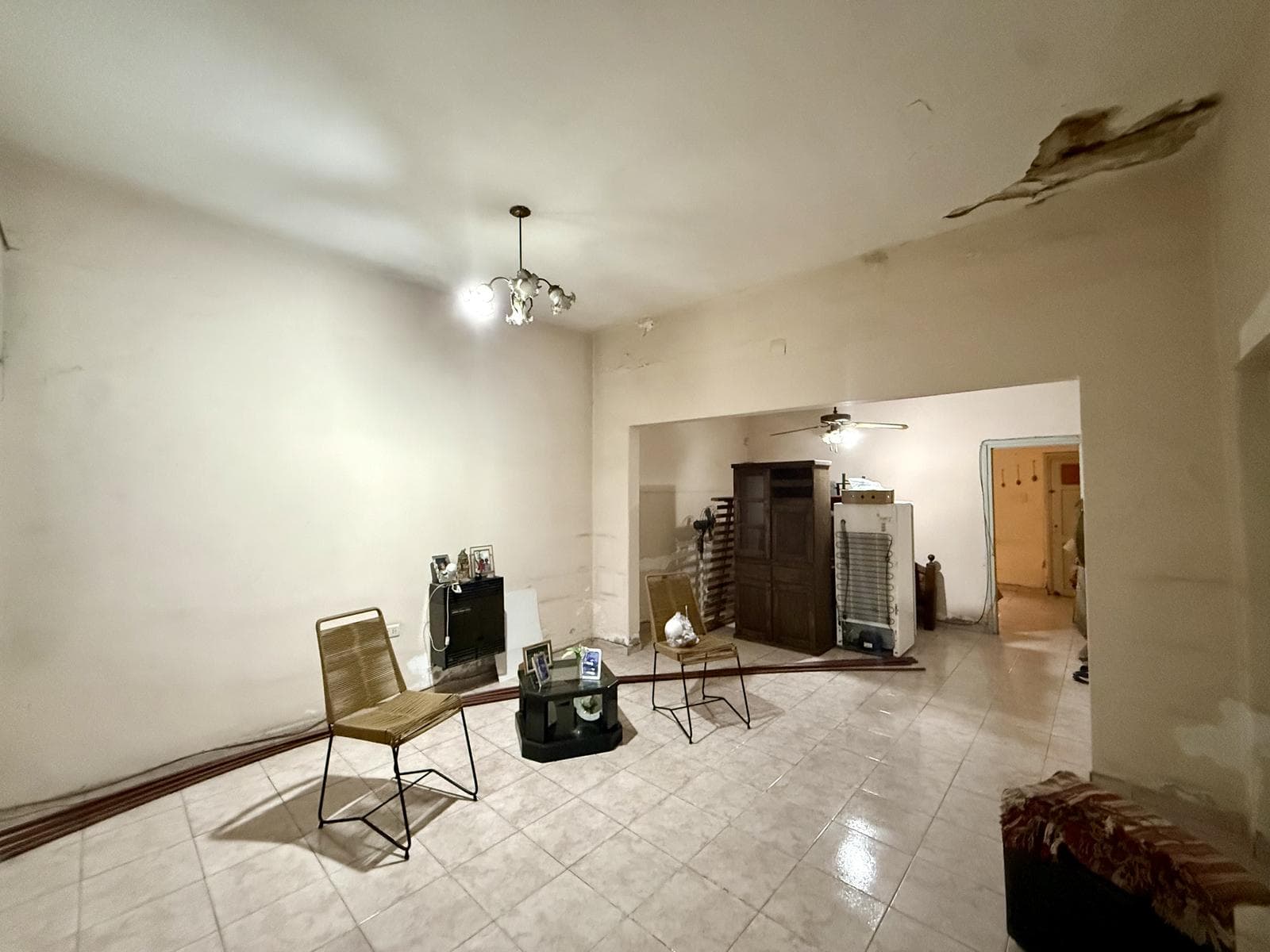 3-Bedroom House Plus 2-Bedroom Apartment for Sale in the Colón Neighborhood