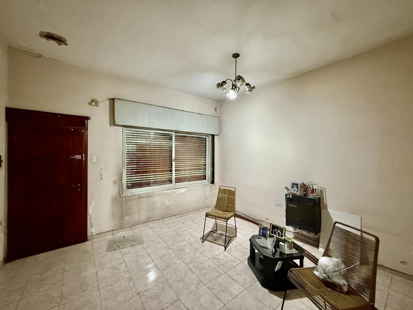 3-Bedroom House Plus 2-Bedroom Apartment for Sale in the Colón Neighborhood