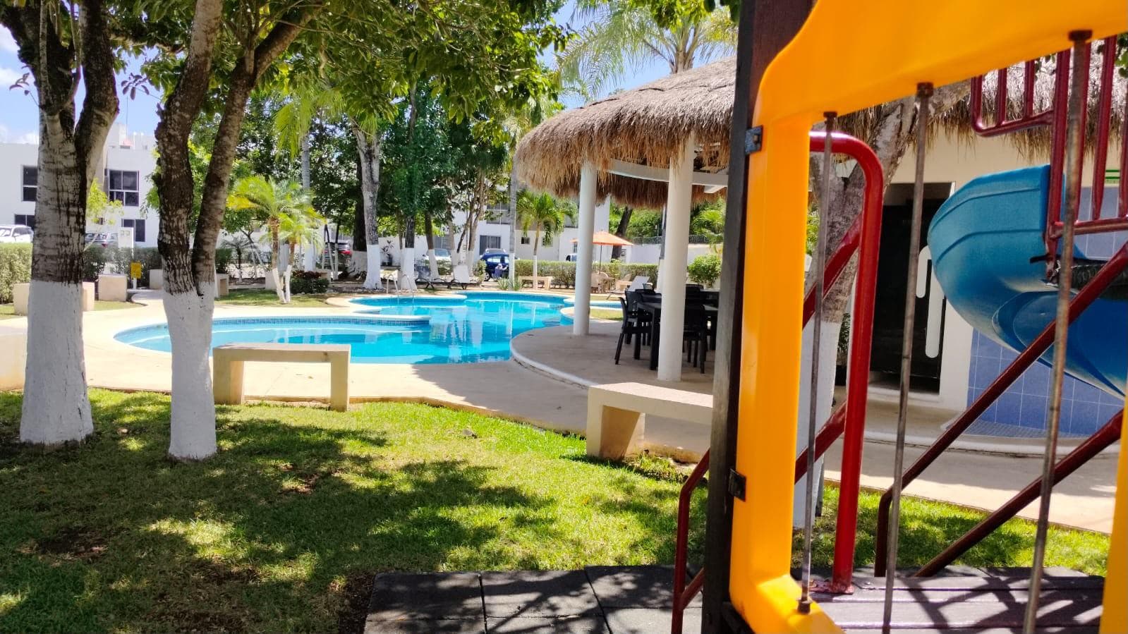 House with a pool and a bedroom on the ground floor in a gated community | Cancún