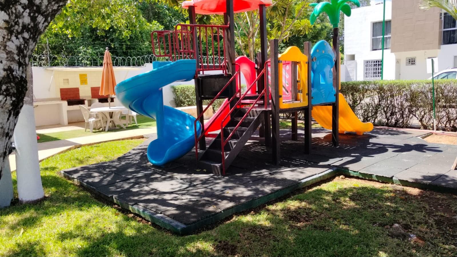 House with a pool and a bedroom on the ground floor in a gated community | Cancún