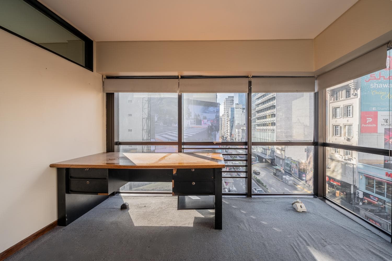 3-room office, medical practice, or professional studio for sale on a main street in San Nicolás