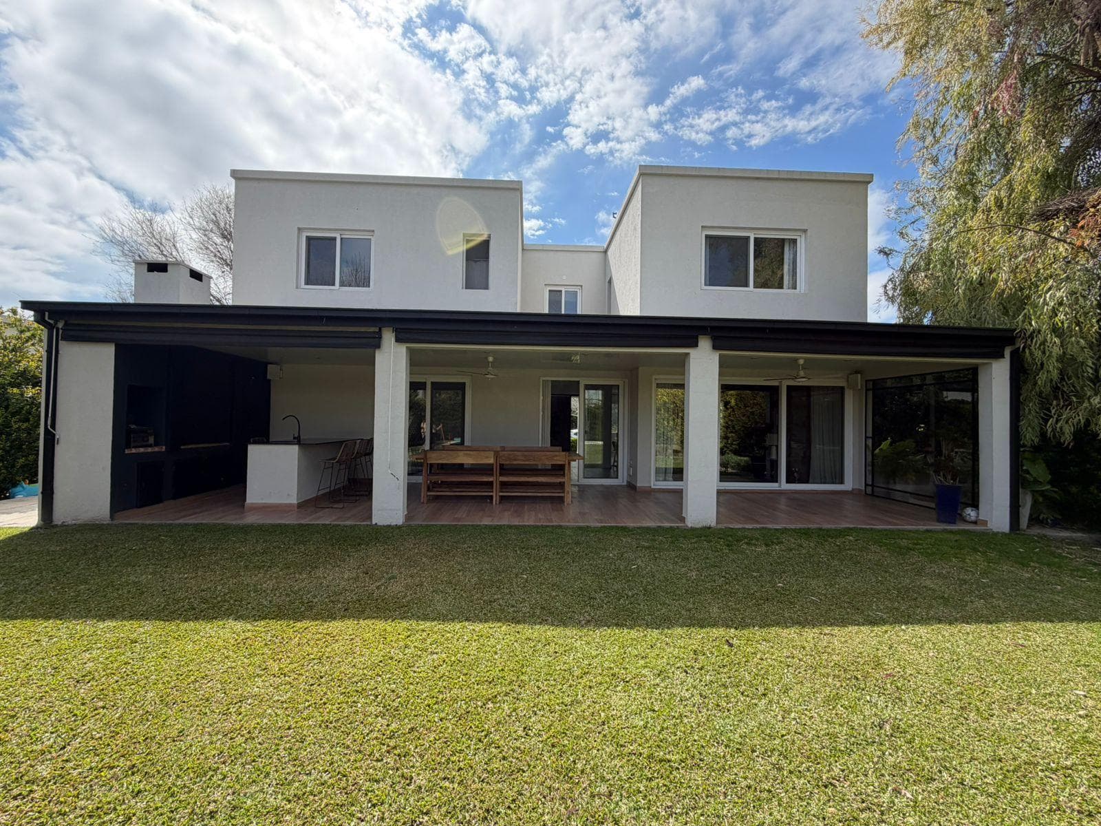 House for sale in La Comarca, inner lot in the Nordelta area