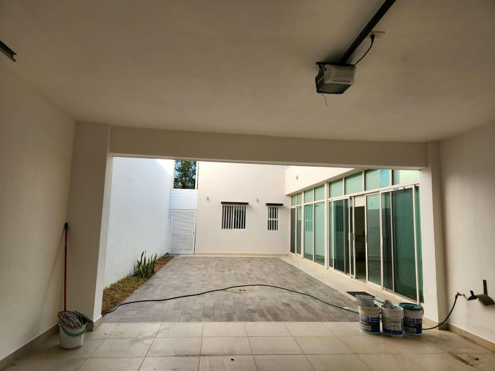 FOR RENT: House in VISTANCIA RESIDENCIAL - National Highway in MONTERREY - Private Subdivision