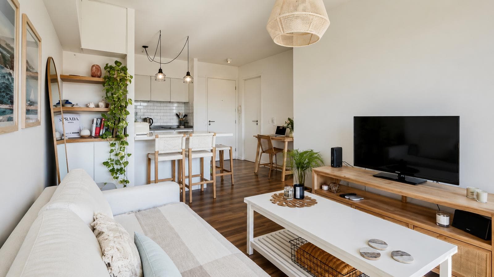FURNISHED 2-BEDROOM APARTMENT FOR RENT WITH GARAGE – DORREGO NEIGHBORHOOD, PALERMO
