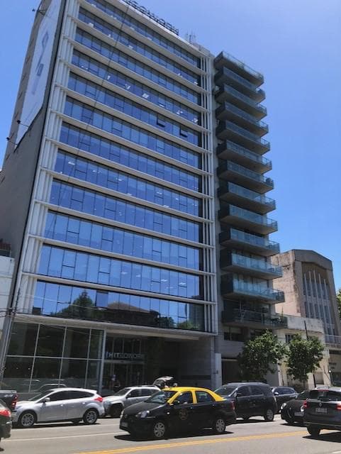 Office for Rent, Libertador, Half-Floor, with Balcony and Parking Space - Núñez