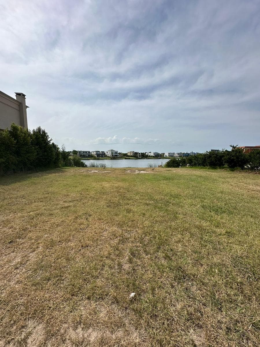 Waterfront Lot in Vistas - North-Facing