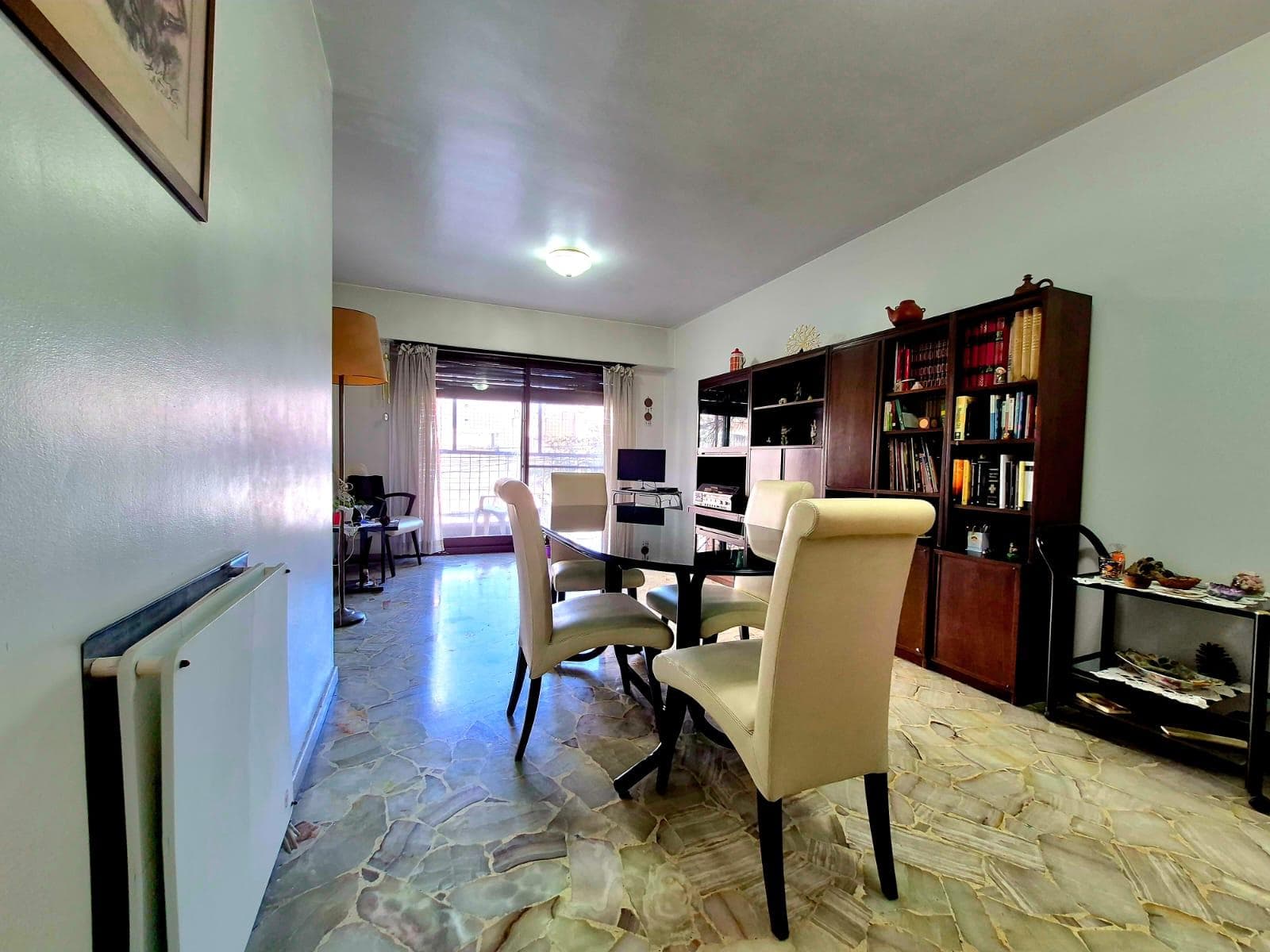 4-ROOM APARTMENT FOR SALE WITH BALCONY IN FLORES