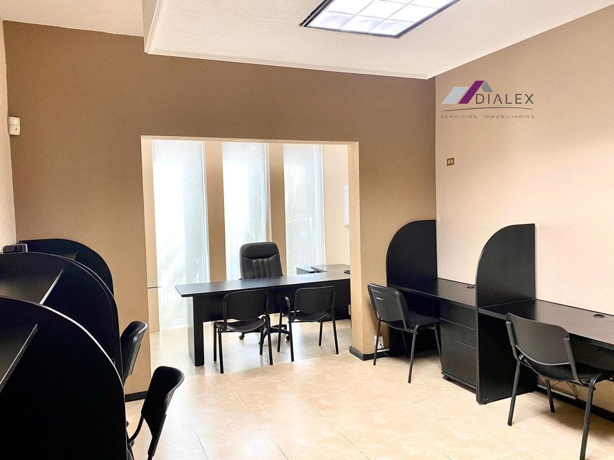 Two-Story Office Space for Rent - VISTA HERMOSA NEIGHBORHOOD - 650 M2 in Monterrey, Nuevo León