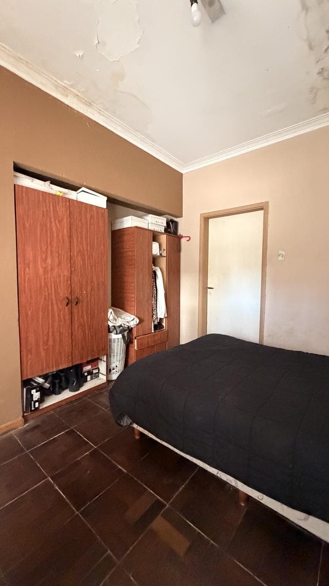Three-bedroom house in need of renovation at 59 between 19th and 20th Streets in La Plata