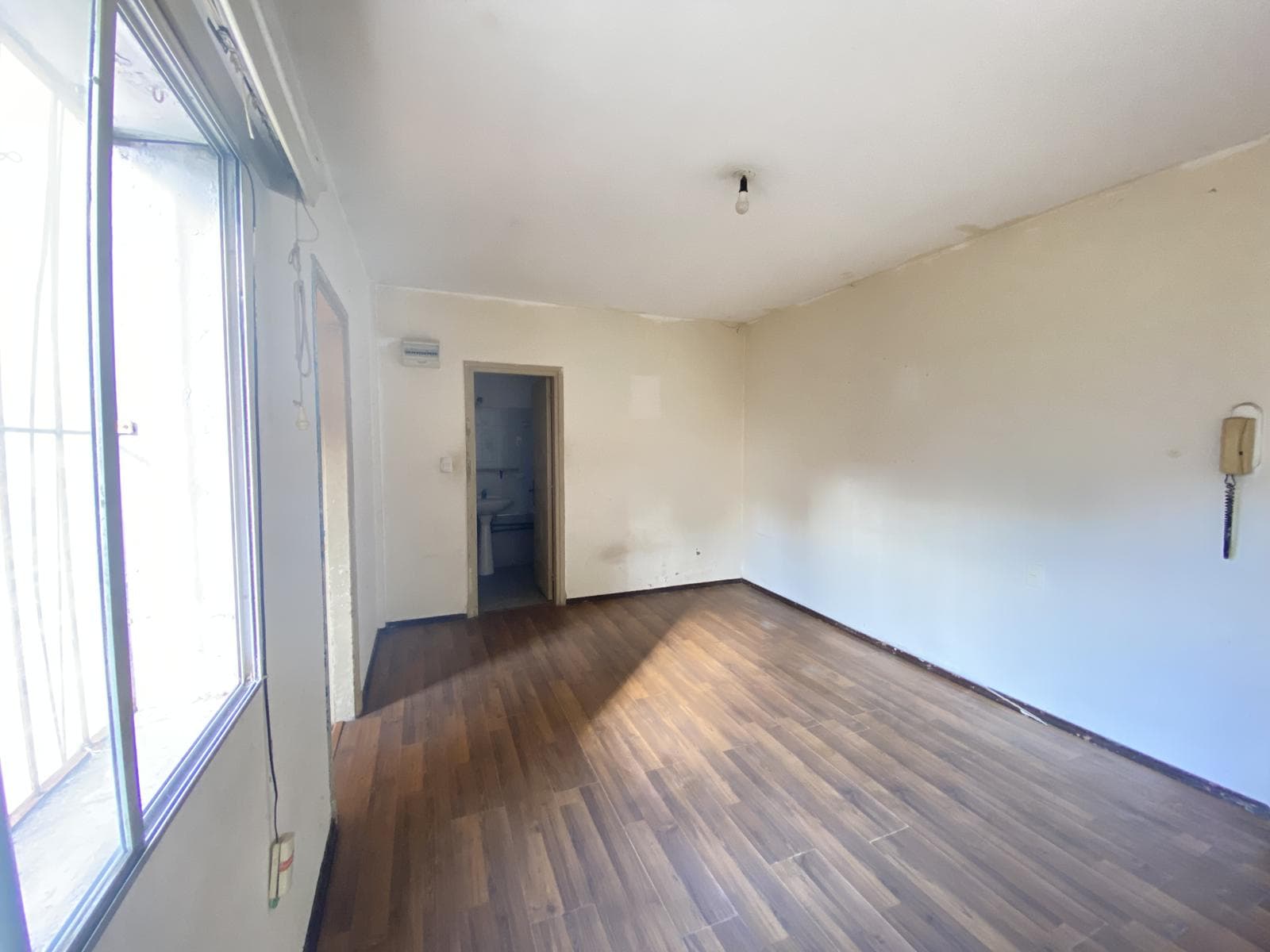 1-Bedroom Apartment for Sale, with Separate Kitchen, in the La Comercial Area