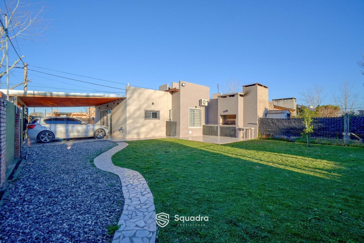 FOR SALE | TRADE - Two-bedroom house with a porch, garden, and pool. Tierra de Sueños 3, Roldán.