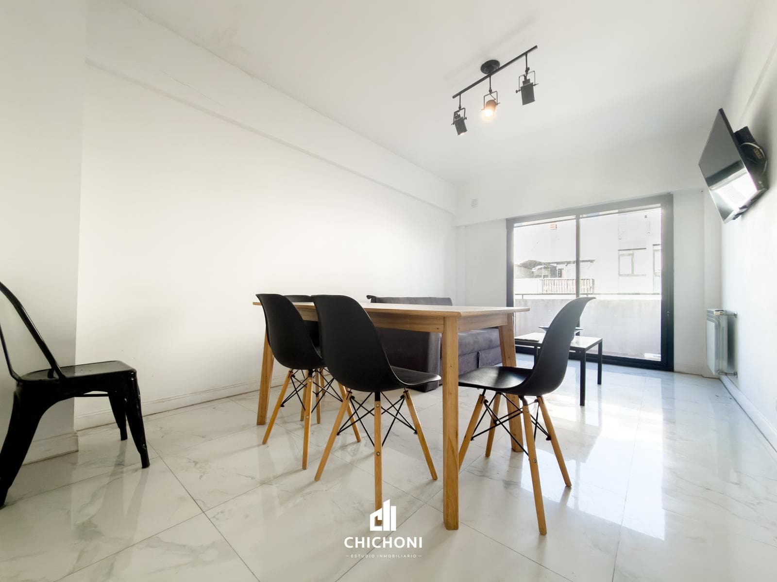 24-Month Lease - 2-Room Apartment - Terminal Vieja Area
