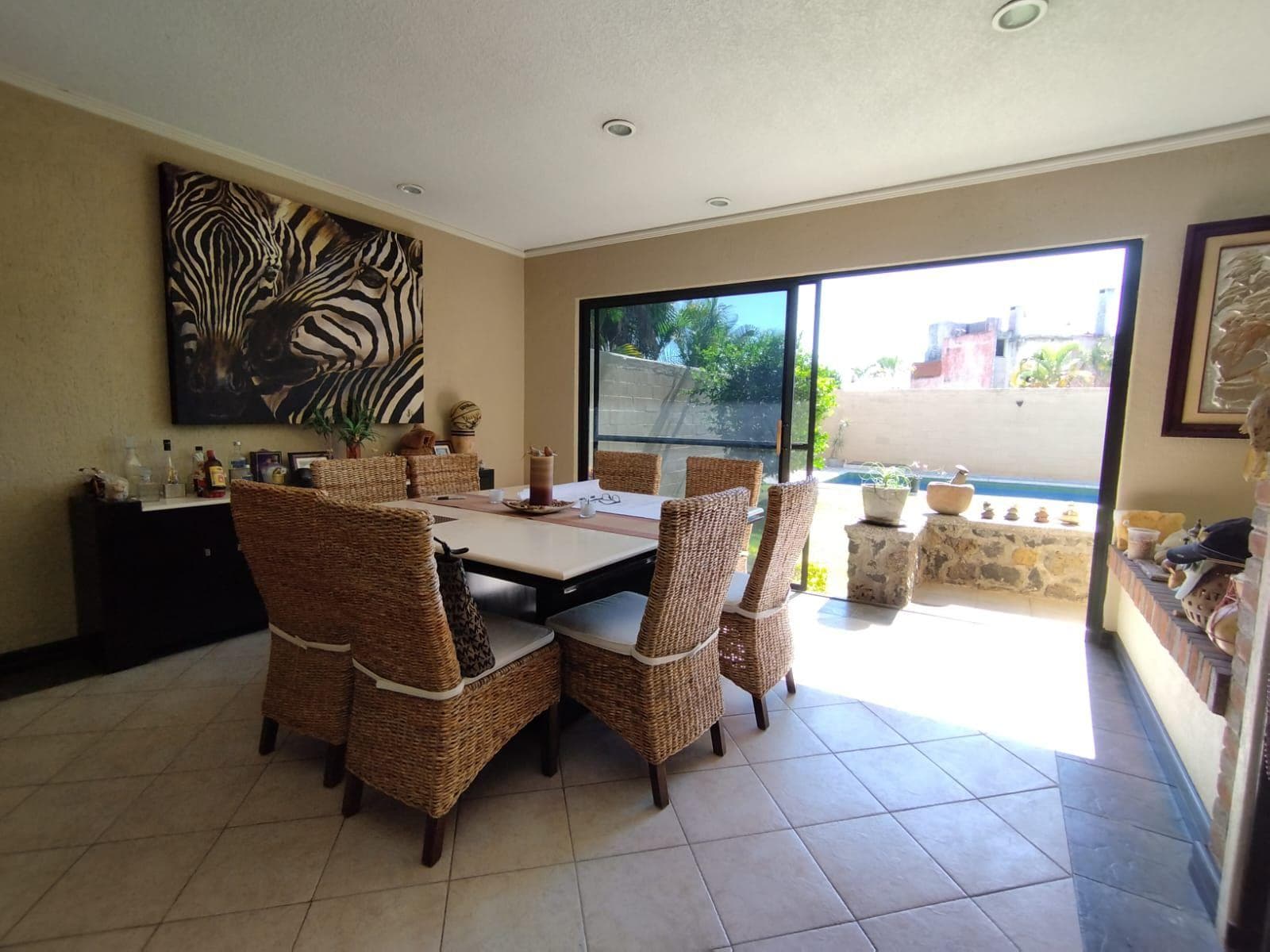 HOUSE FOR SALE IN AHUATEPEC MOR, NORTHERN CUERNAVACA, IN A GATED COMMUNITY WITH SECURITY