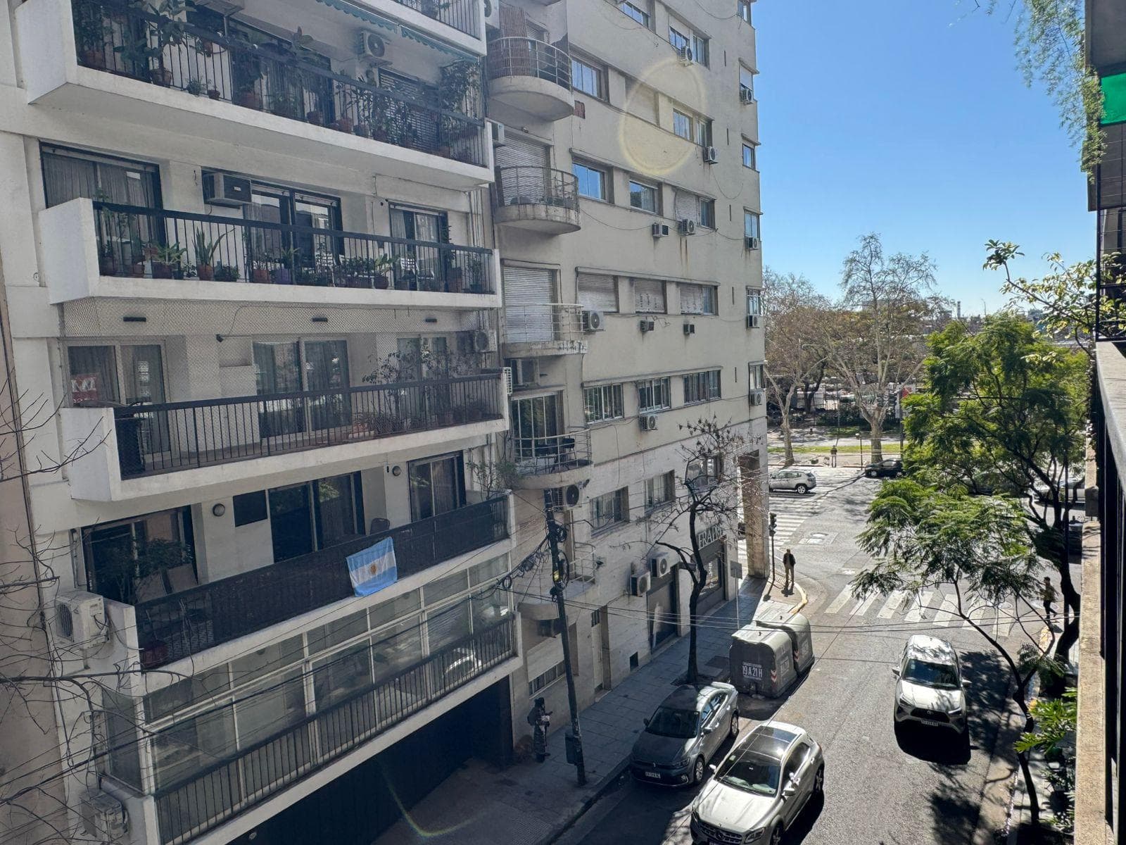 Alquiler departamento 4 ambientes con balcón en Recoleta