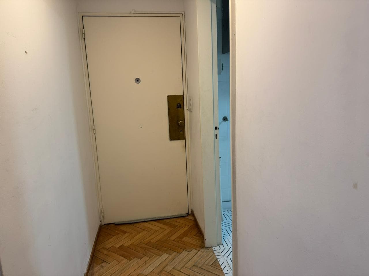 Alquiler departamento 4 ambientes con balcón en Recoleta