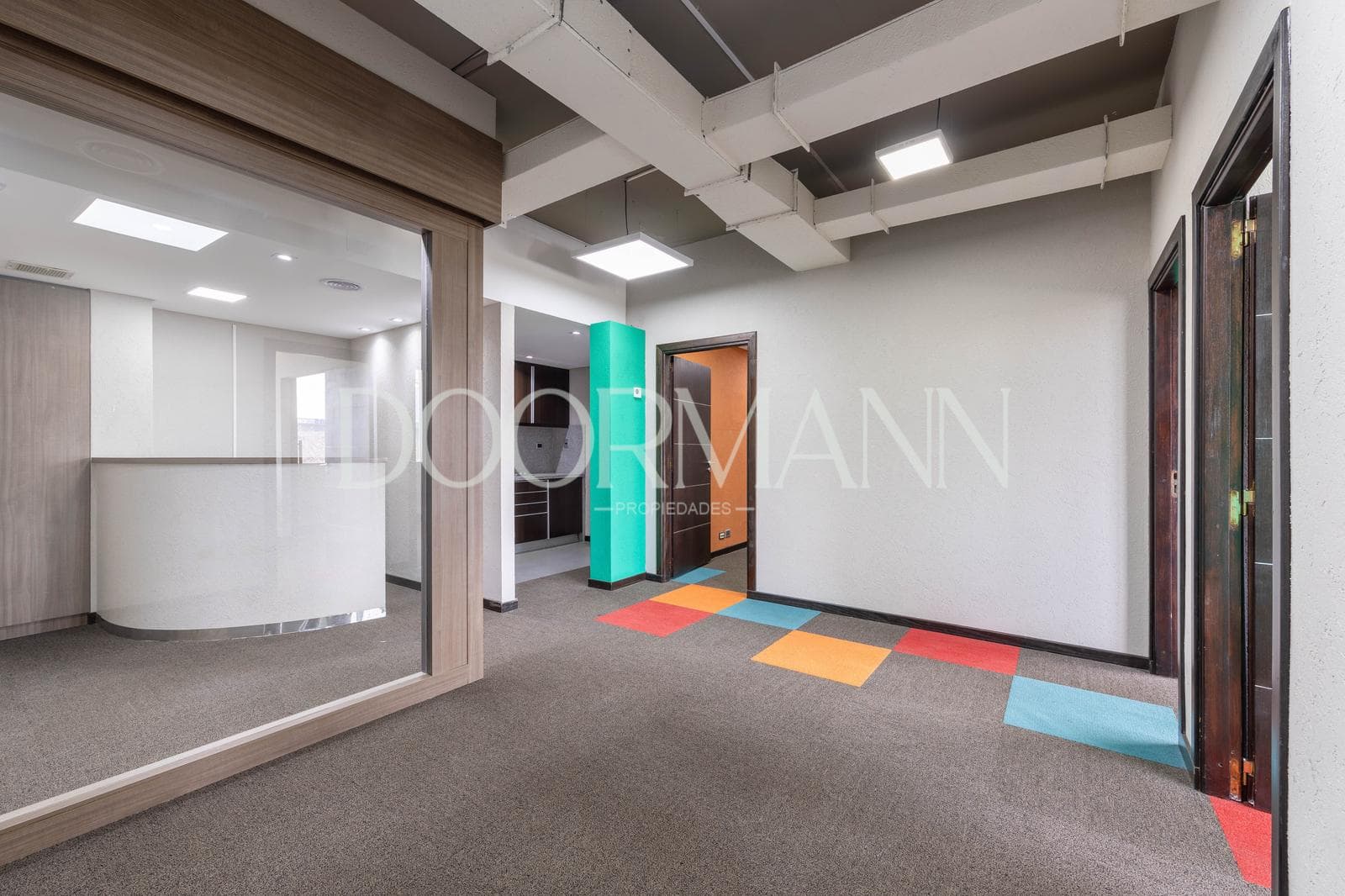 Office for rent in Nordelta: shopping center, garage