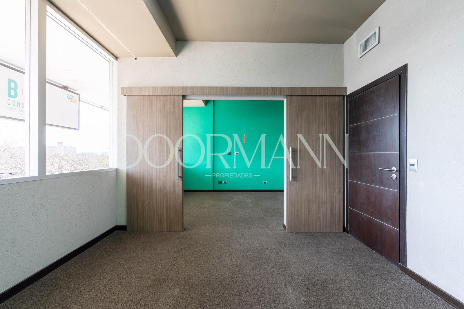 Office for rent in Nordelta: shopping center, garage