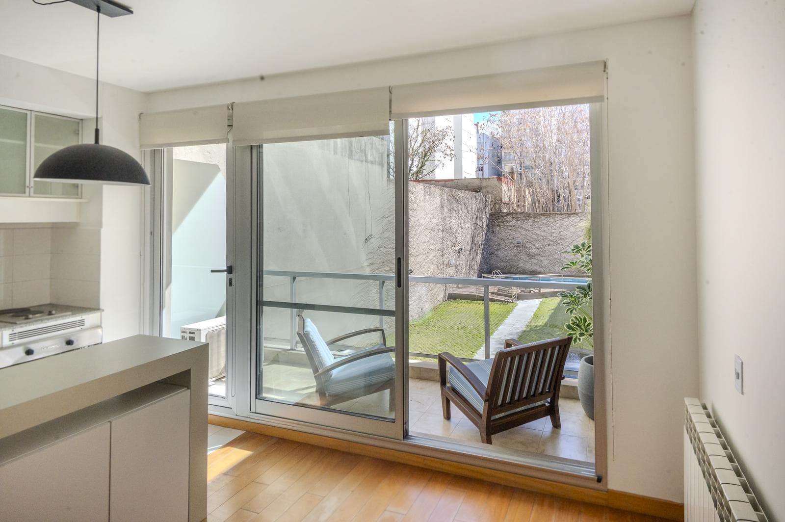 2-ROOM APARTMENT FOR RENT WITH A BALCONY, AMENITIES, AND UNOBSTRUCTED VIEWS OF THE PARK – RECOLETA