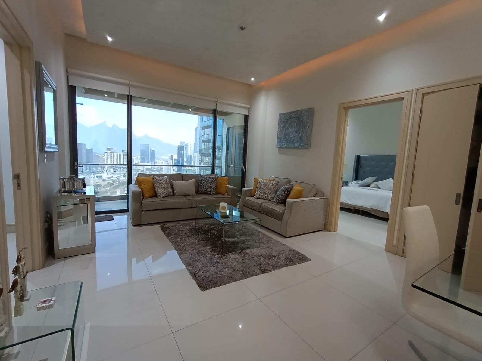 DEPARTAMENTO EN RENTA EN METROPOLITAN CENTR - VALLE ORIENTE