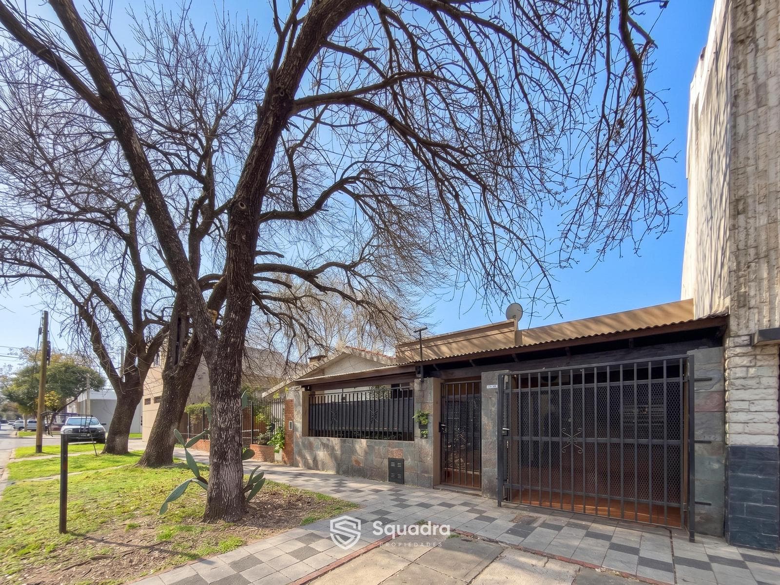FOR SALE - 2-Bedroom House with Patio and BBQ Area - Belgrano Neighborhood, Rosario.