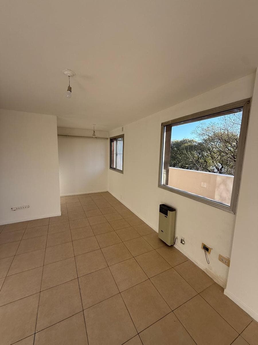 Spacious apartment for sale—on La Cañada