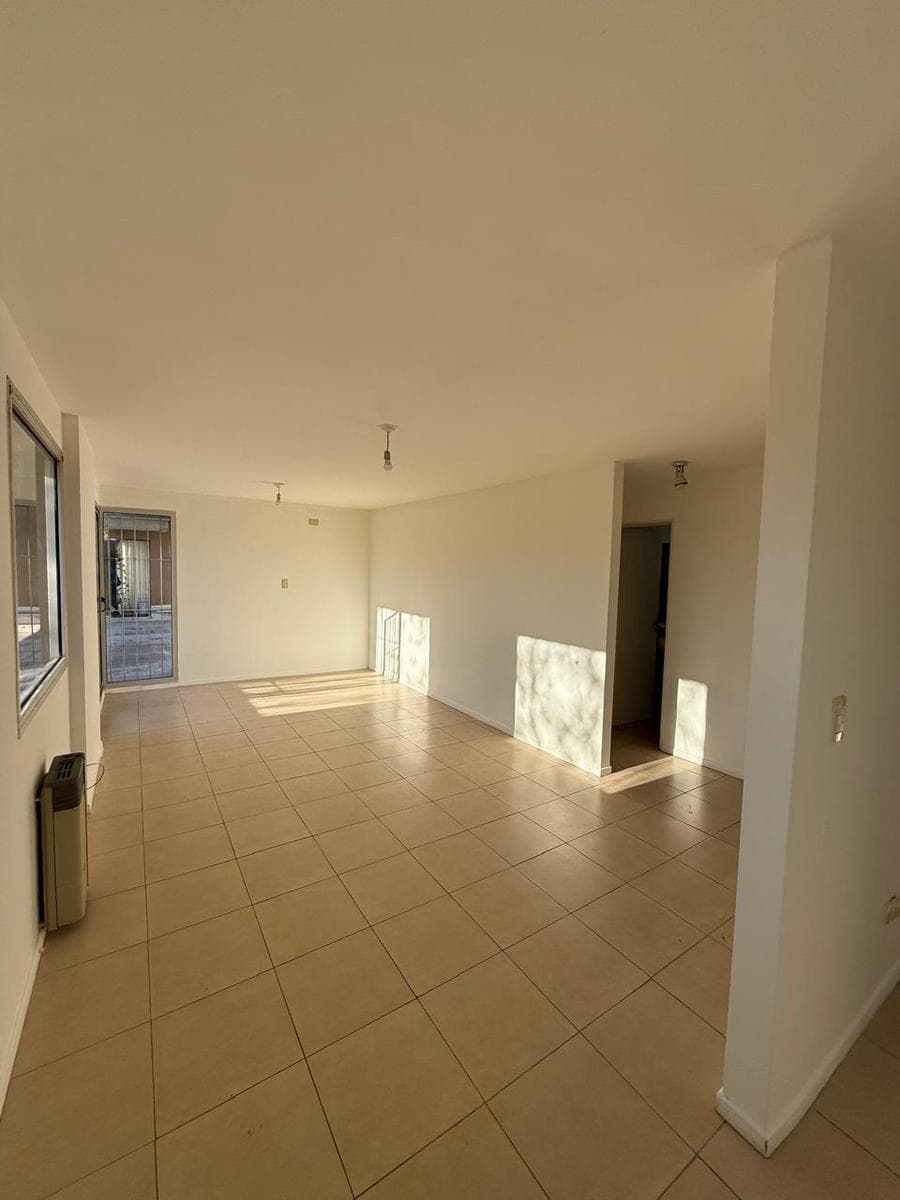 Spacious apartment for sale—on La Cañada