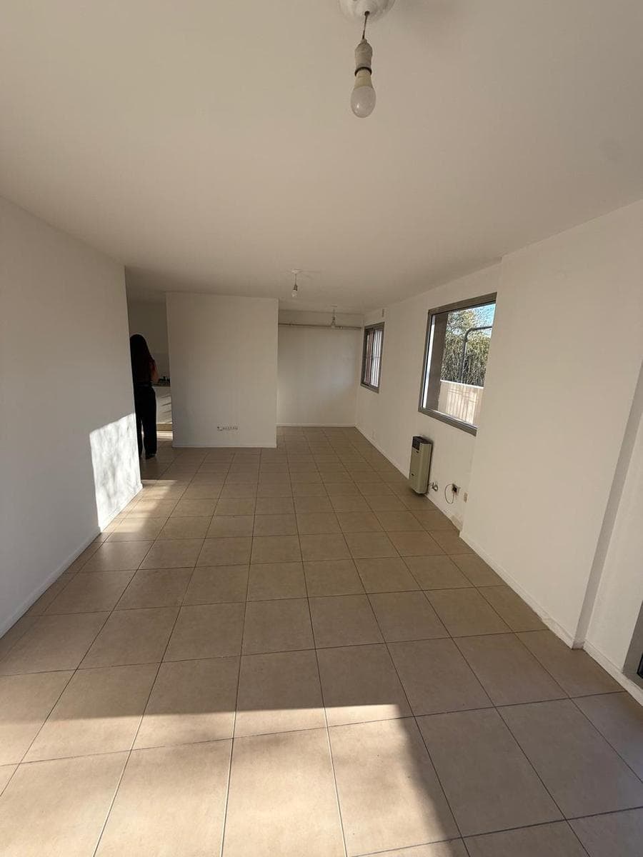 Spacious apartment for sale—on La Cañada