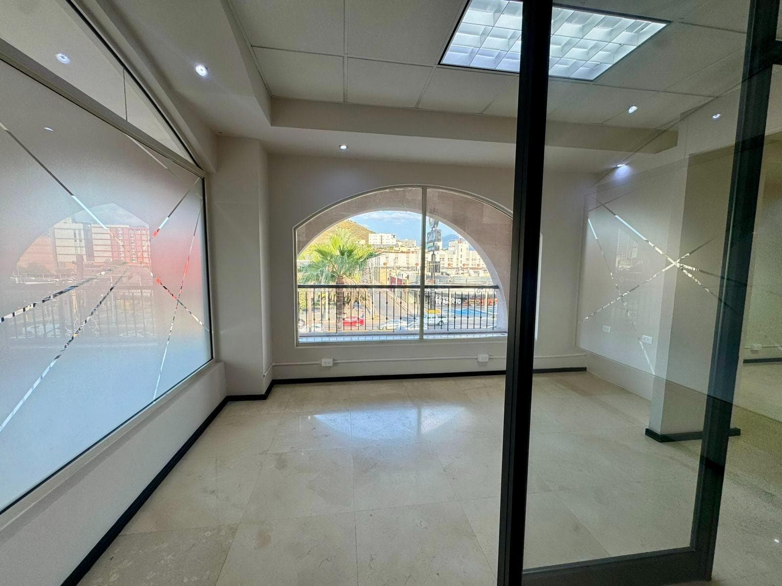 COMMERCIAL SPACE FOR RENT IN SAN JERONIMO