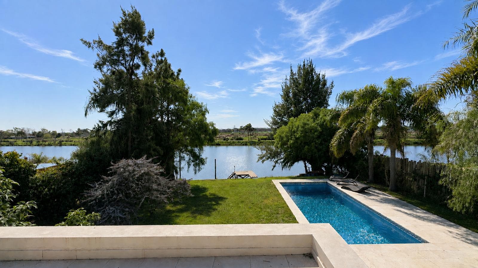 House for sale with access to the RIVER in the Santa Catalina neighborhood