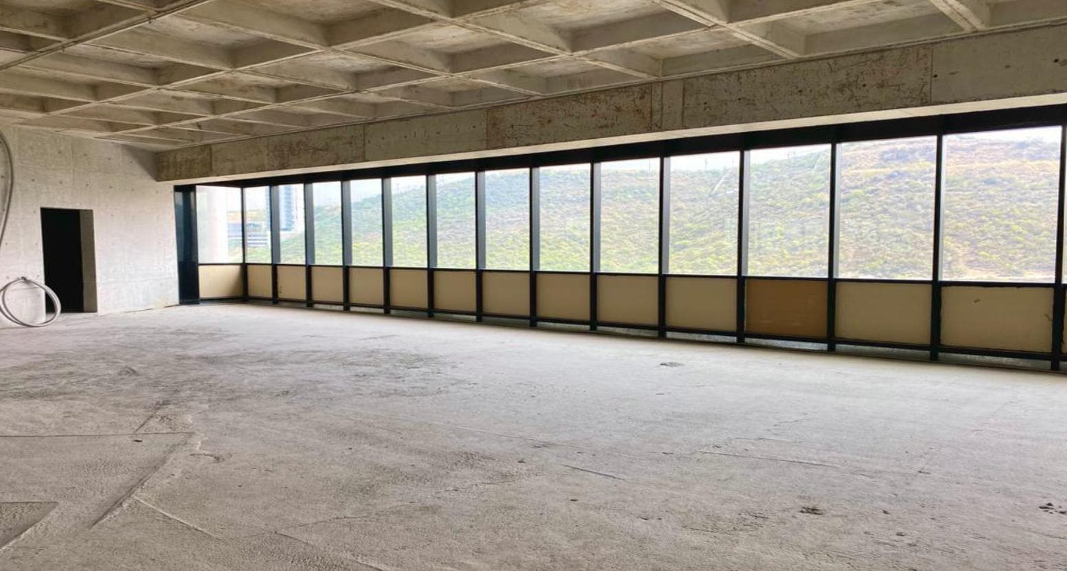 OFFICE FOR SALE IN VALLE ORIENTE