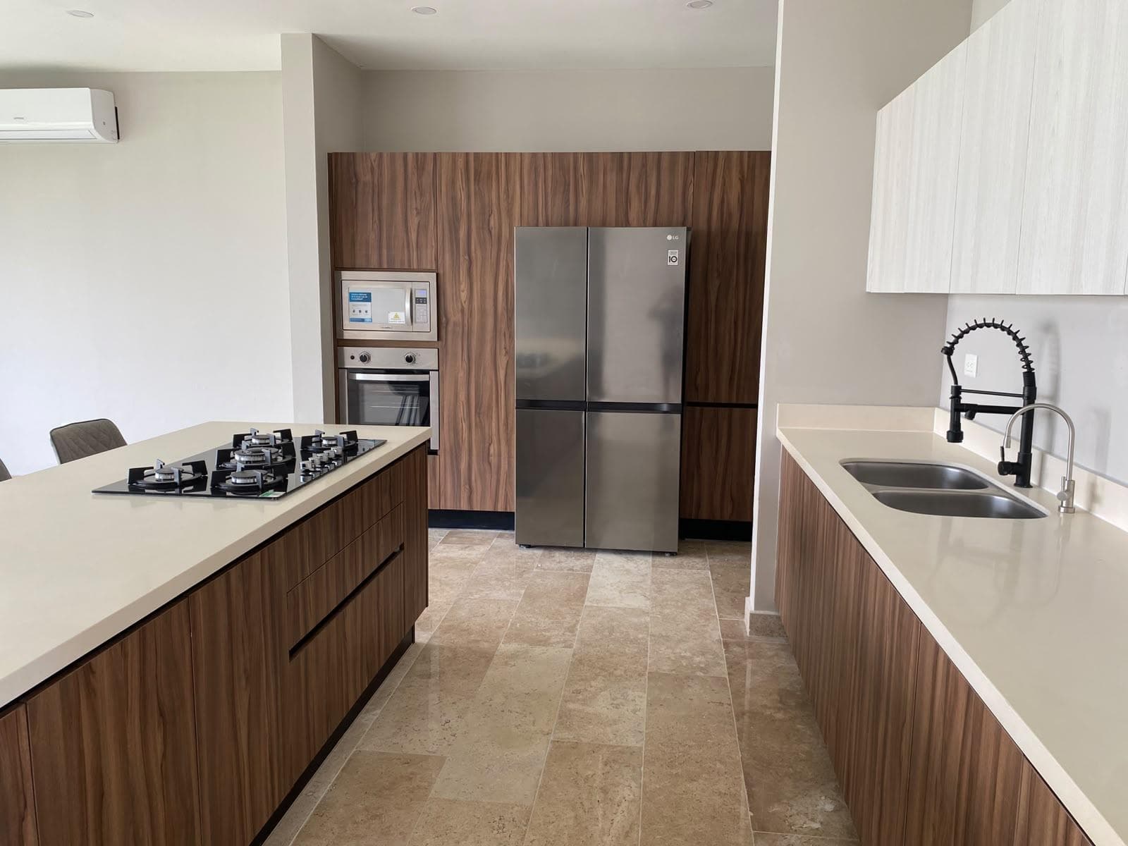 House for Sale, 3 Bedrooms, TV Room, 3 Levels, Pool, Rio Residencial, Av. Chacmool, Cancún