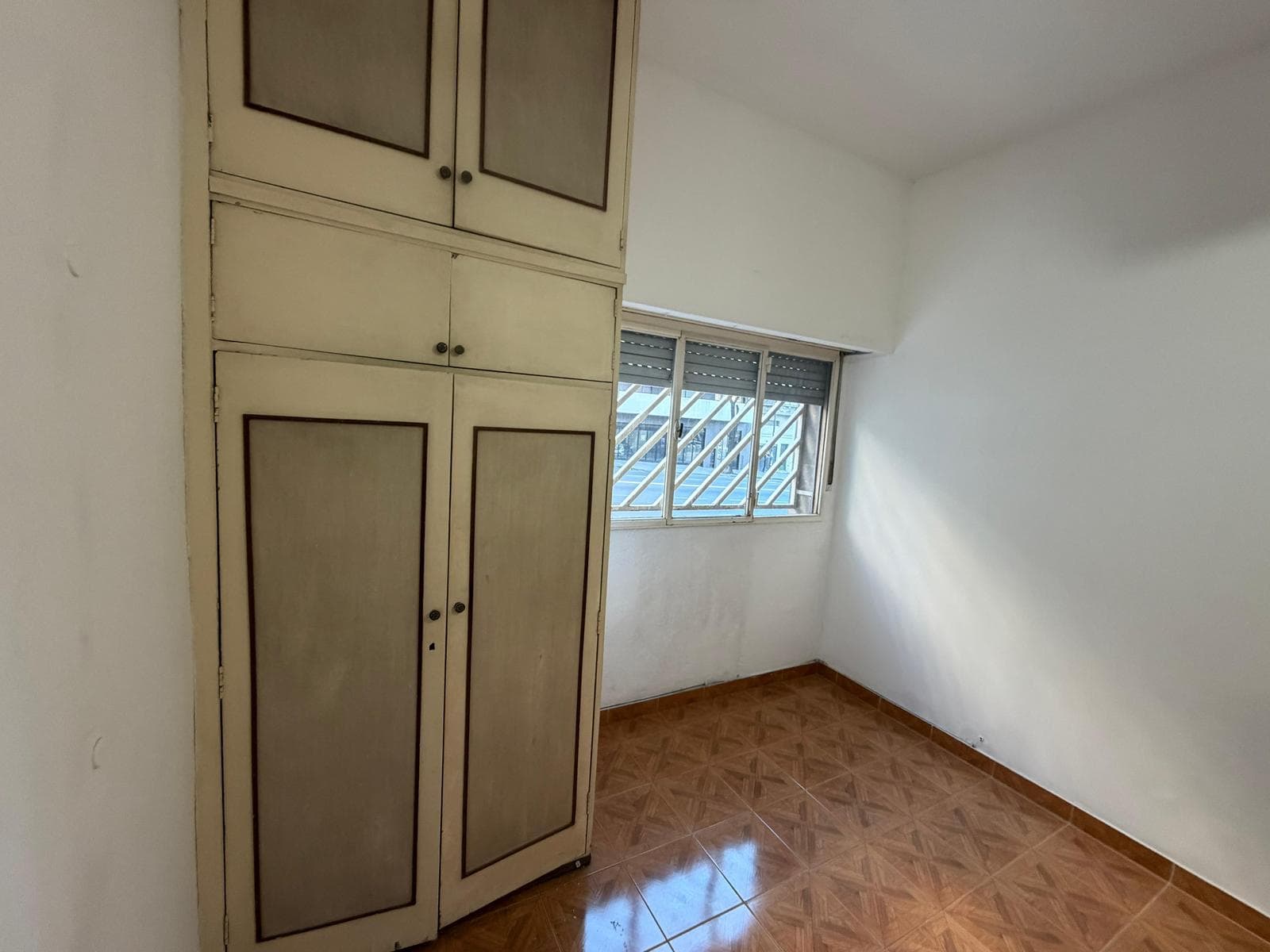 373 San Pedrito Ave.: 1-bedroom ground-floor apartment for rent
